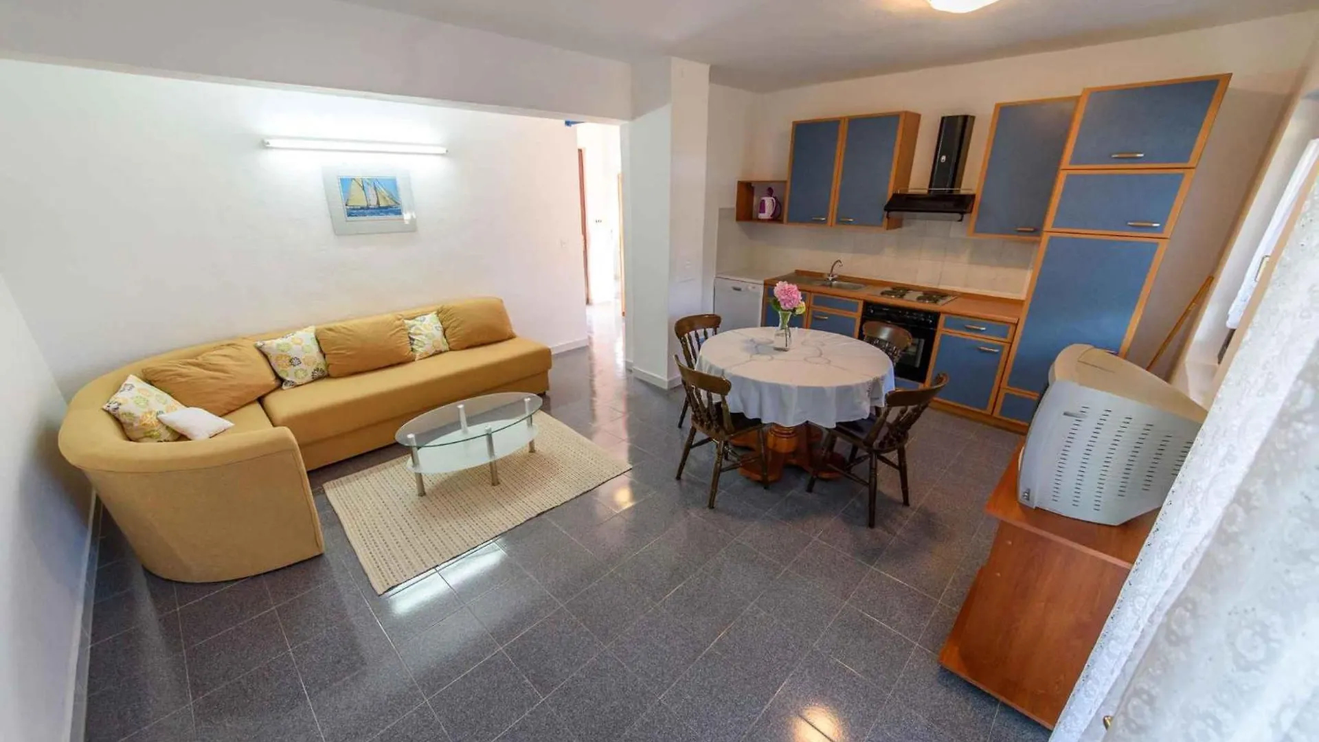 Apartments Lucija Kožino